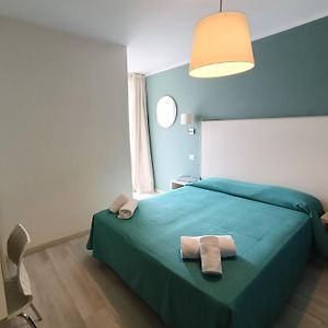 Camera con letto king size